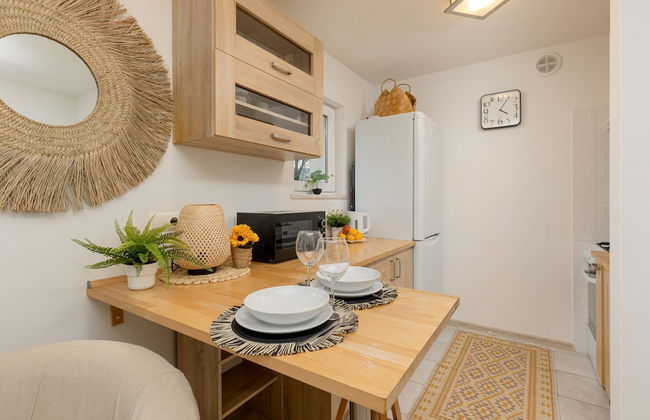 Light Studio With Balcony by Renters - Photo 2