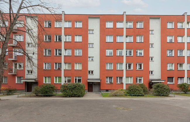 Light Studio With Balcony by Renters - Photo 14