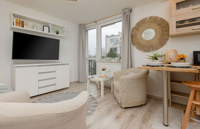 Light Studio With Balcony by Renters - Photo 5