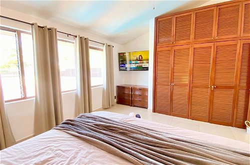 Photo 11 - Beautifully Renovated 2 Bedroom Unit & Great Location- Walk to Everything