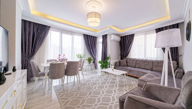 Foto 1 - Stunning Gorgeous 2 BR near Golden Horn