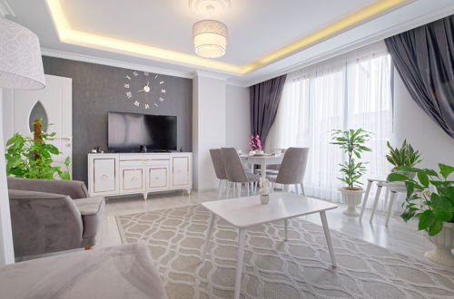 Photo 14 - Stunning Gorgeous 2 BR near Golden Horn