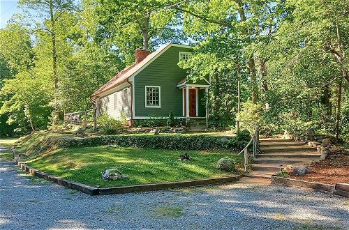 Foto 9 - Warm + Peaceful Home w/ Fire Pit on Haw River