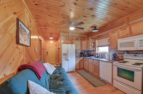 Foto 18 - Pet-friendly Cabin w/ Hot Tub in Daniel Boone NF