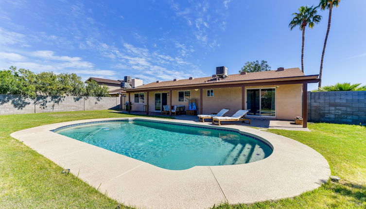 Foto 1 - Chandler Retreat: Outdoor Pool, Patio & Media Room