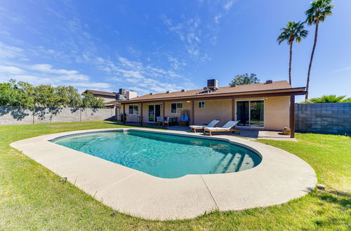 Foto 1 - Chandler Retreat: Outdoor Pool, Patio & Media Room