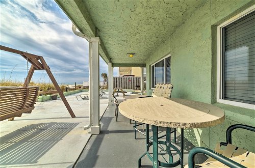 Foto 9 - Beachfront Studio: Pool, Patio & Deck Access
