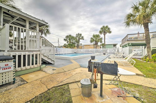 Foto 20 - Beachfront Studio: Pool, Patio & Deck Access