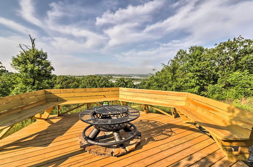 Foto 16 - Rustic Lamar Cabin w/ Deck & Private Hot Tub