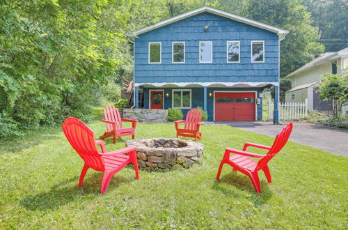 Foto 1 - New Fairfield Home w/ Beach Access & Fire Pit