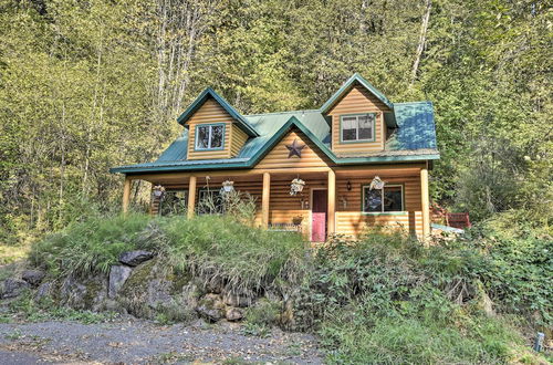 Photo 6 - Cozy Rhododendron Cabin: Hike & Ski Nearby