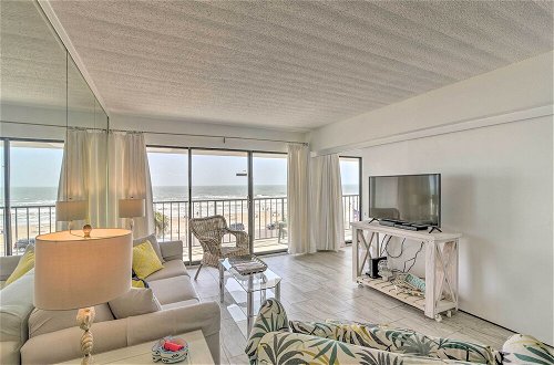 Photo 2 - Galveston Oceanfront Condo w/ Balcony + View