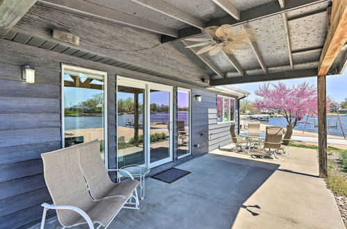 Photo 4 - Lakefront Bellevue Home: Private Beach & Fire Pit