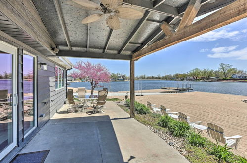 Photo 17 - Lakefront Bellevue Home: Private Beach & Fire Pit