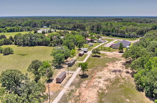 Photo 31 - Modern Alba Tiny Home Near Lake Fork Boating