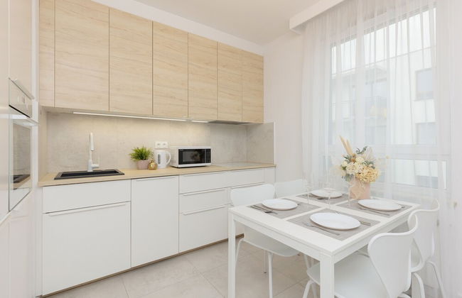 Piaseczno Modern Apartment by Renters - Photo 7