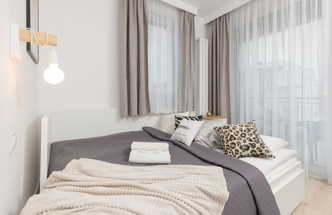 Piaseczno Modern Apartment by Renters - Photo 22