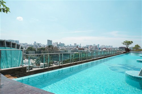Photo 17 - Comfy And Modern Look Studio Menteng Park Apartment