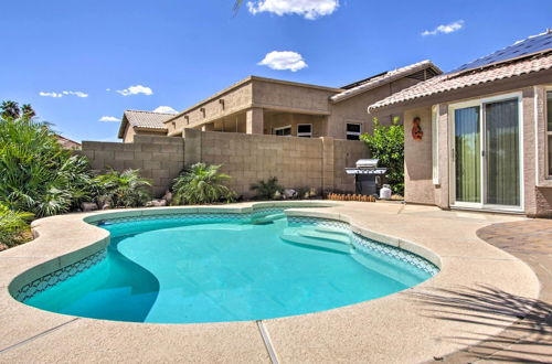 Foto 42 - Stunning Glendale Home w/ Pool & Lake Views