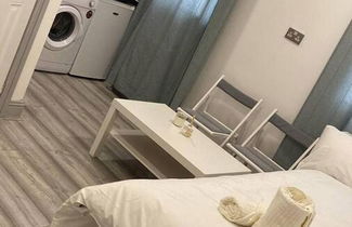 Photo 3 - Remarkable 1-bed Studio in London