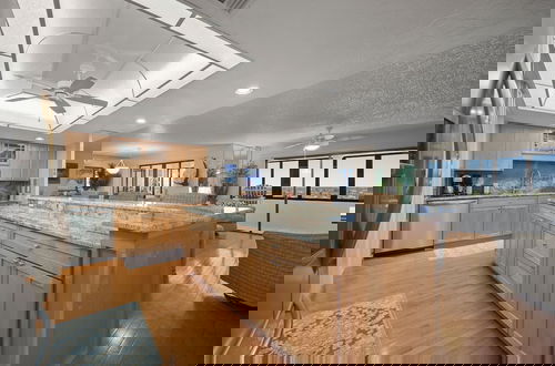 Photo 16 - Oceanfront Penthouse #11b