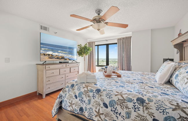 Oceanfront Penthouse #11b - Photo 2