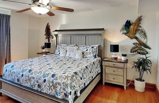 Oceanfront Penthouse #11b - Photo 5