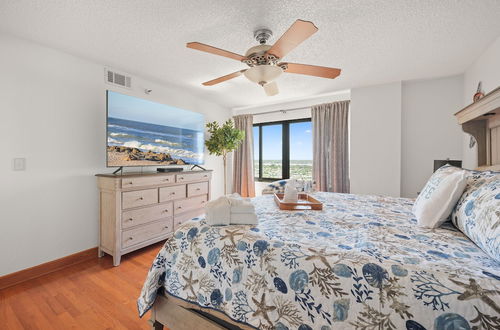 Photo 2 - Oceanfront Penthouse #11b