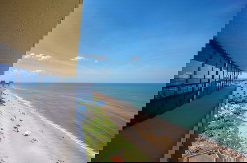 Photo 8 - Oceanfront Penthouse #11b