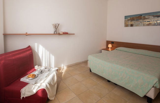 Stylish Residence Le Fontane 1 Bedroom Apartment Sleeps 2 Persons - Foto 7