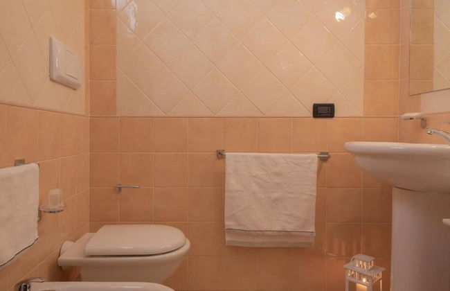 Stylish Residence Le Fontane 1 Bedroom Apartment Sleeps 2 Persons - Foto 10