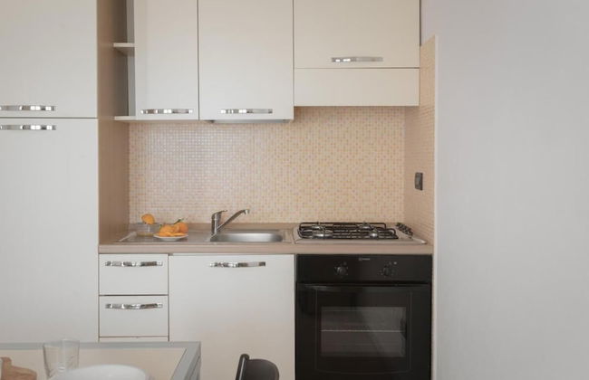 Stylish Residence Le Fontane 1 Bedroom Apartment Sleeps 2 Persons - Foto 9