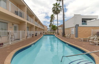 Foto 1 - 2-story Condo Next to Beach w/ Ocean Views