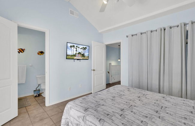 2-story Condo Next to Beach w/ Ocean Views! - Foto 2