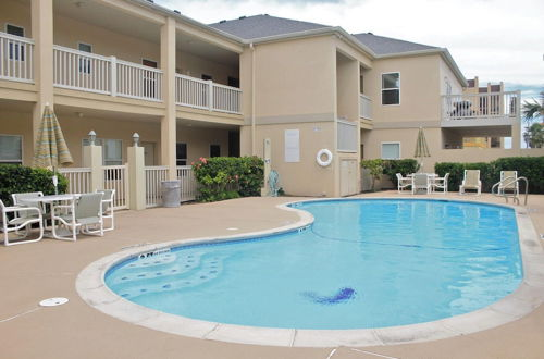 Photo 19 - Courtyard Condo With Pool Only 1/4 Block to Beach