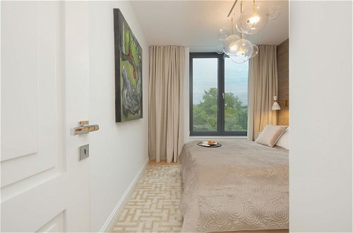 Foto 2 - Jantaris Apartment by Renters Prestige