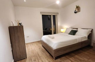Photo 2 - Kaf Luxury 1 Apartment in Canning Town London
