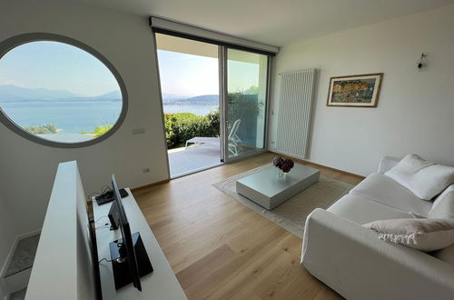 Photo 2 - Verbano Boutique Apartment in Meina With Lake View