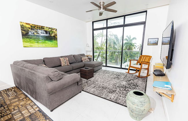 Paradise Bay Great View Luxury 2BR Condo - Photo 10