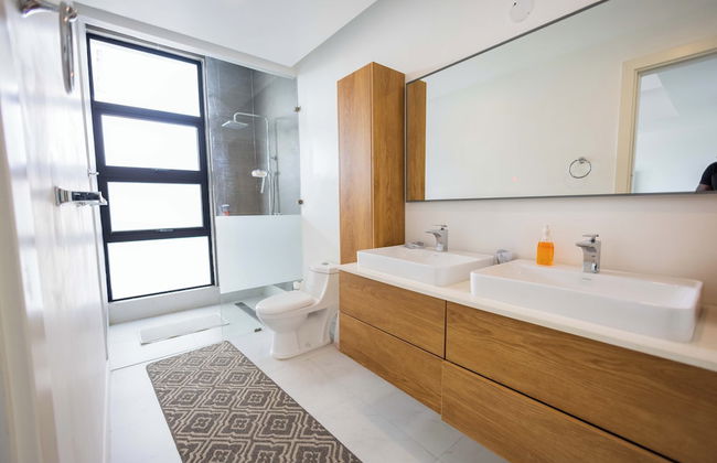 Paradise Bay Great View Luxury 2BR Condo - Photo 12