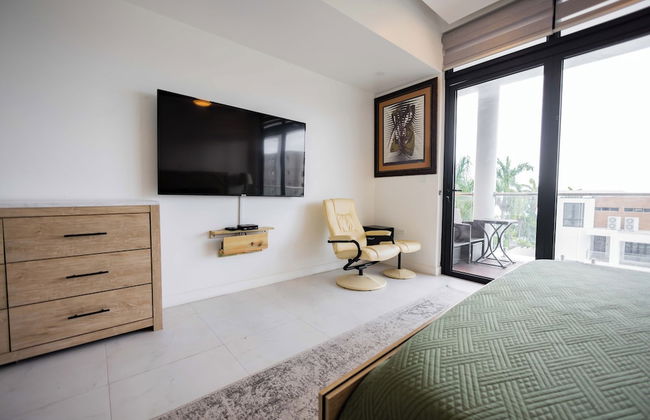 Paradise Bay Great View Luxury 2BR Condo - Photo 19