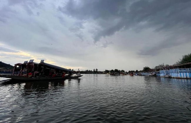 Floating Luxury Group Of Houseboats - Photo 27
