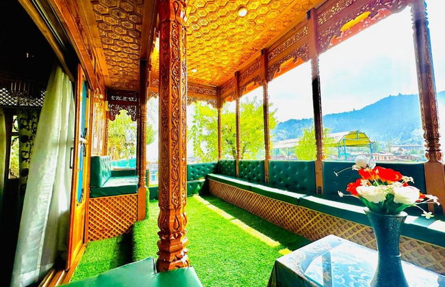 Floating Luxury Group Of Houseboats - Photo 25