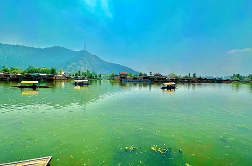 Photo 15 - Floating Luxury Group Of Houseboats