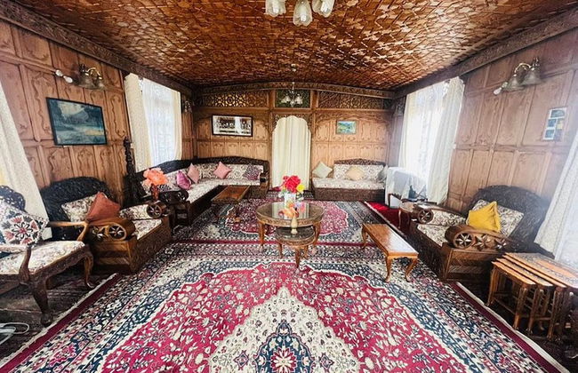Floating Luxury Group Of Houseboats - Photo 11