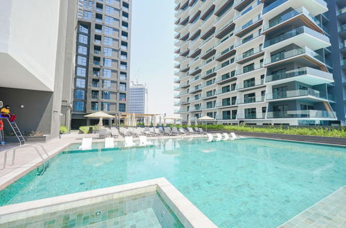 Photo 18 - Yogi - Stylish Loft With Balcony Overlooking City Views