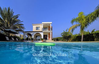 Foto 1 - Amazing Pool, Complete Privacy, Amenities and Beach Nearby