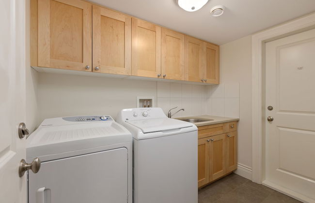 Cozy 2BR BSMT Suite Near Grouse Mt. and Edgemont. - Foto 22