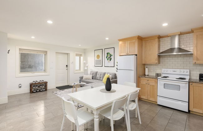 Cozy 2BR BSMT Suite Near Grouse Mt. and Edgemont. - Foto 21