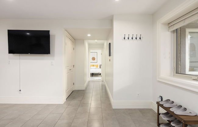 Cozy 2BR BSMT Suite Near Grouse Mt. and Edgemont. - Foto 25